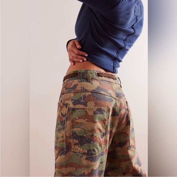 We The Free Moxie Printed Low-Slung Barrel Jeans Green Multi Combo Size 24 - Picture 4 of 9